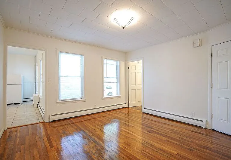 72 Walnut St #1L — Photo 8