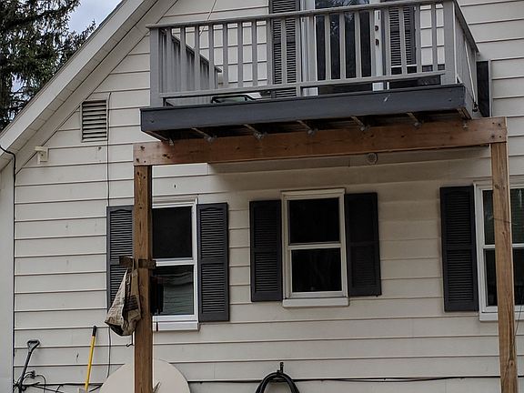 Balcony off master