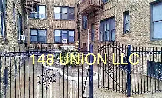 Building Photo - 148 37th St #3A