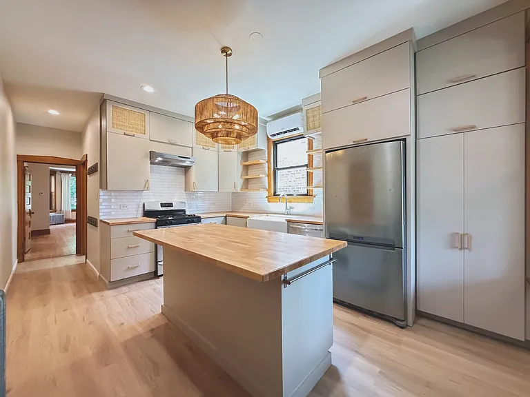 2036 N Sawyer Ave #2 — Photo 3