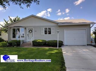 1629 E 4th St, York, NE 68467