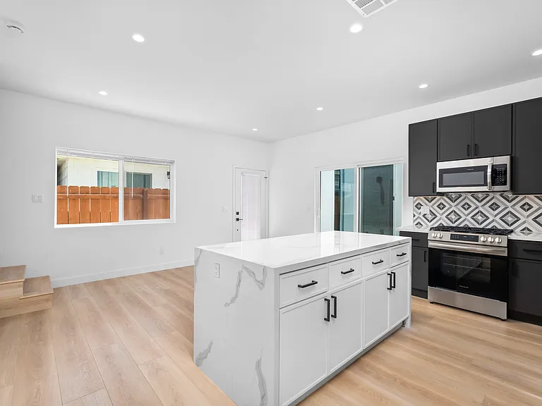 5049 Art St — Photo 23