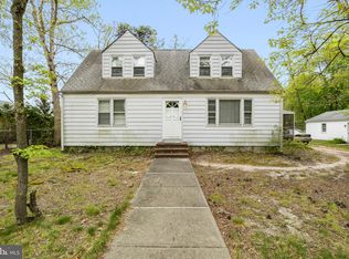 2113 Windsor Ave, Toms River, NJ 08753