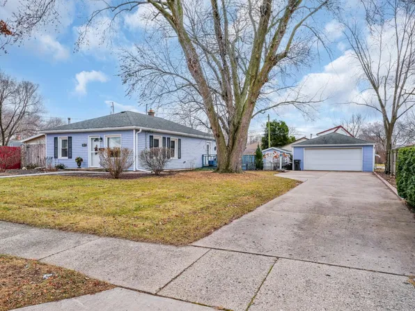 317 West Roberta AVENUE, Waukesha, WI 53186