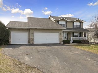 1648 Clearwater Rd, Waconia, MN 55387