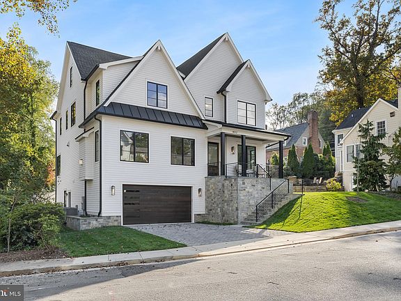 2nd image of 4012 Vacation Ln