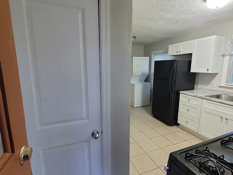 2469 Judson Ave — Photo 12