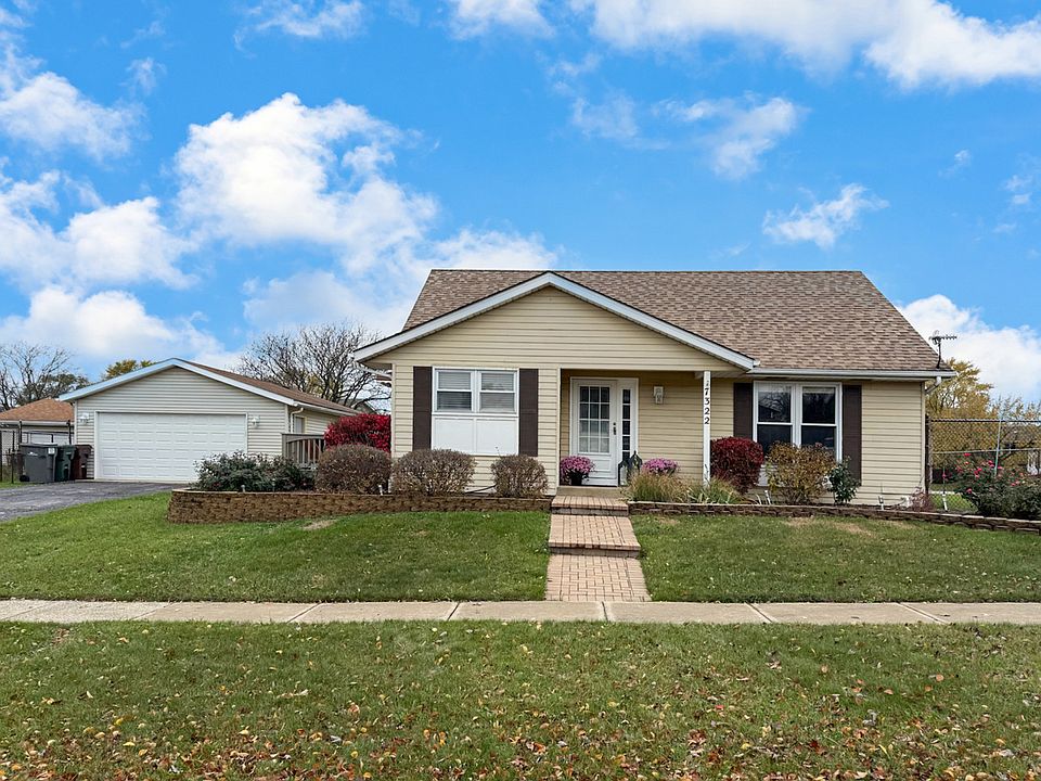 1st image of 7322 W Woodlawn Dr