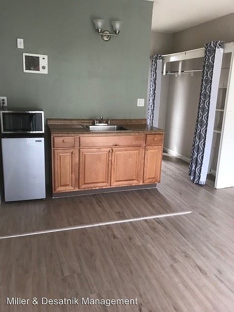 1st image of 1601 Beloit Ave APT 7