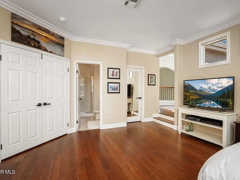 1004 Lambourne Pl — Photo 43