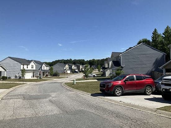 4th image of 130 Catalpa Rd