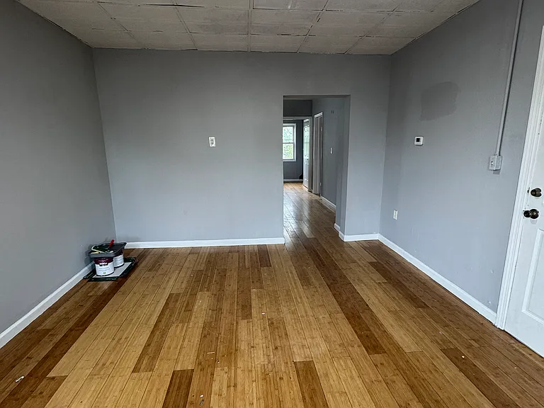 52-54 Ives Ct #3 — Photo 5