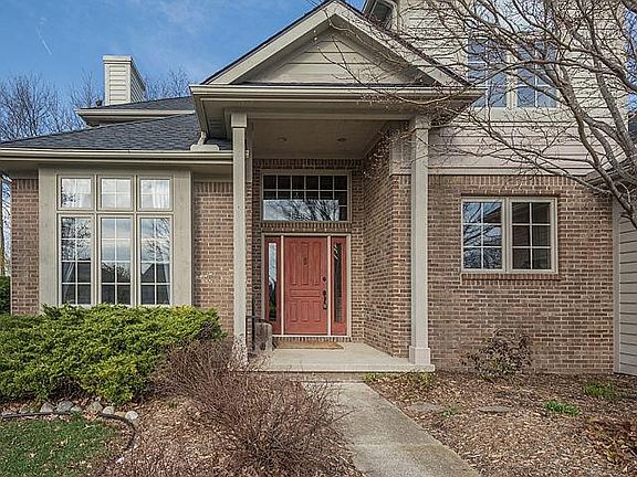 2nd image of 433 Castlebury Dr