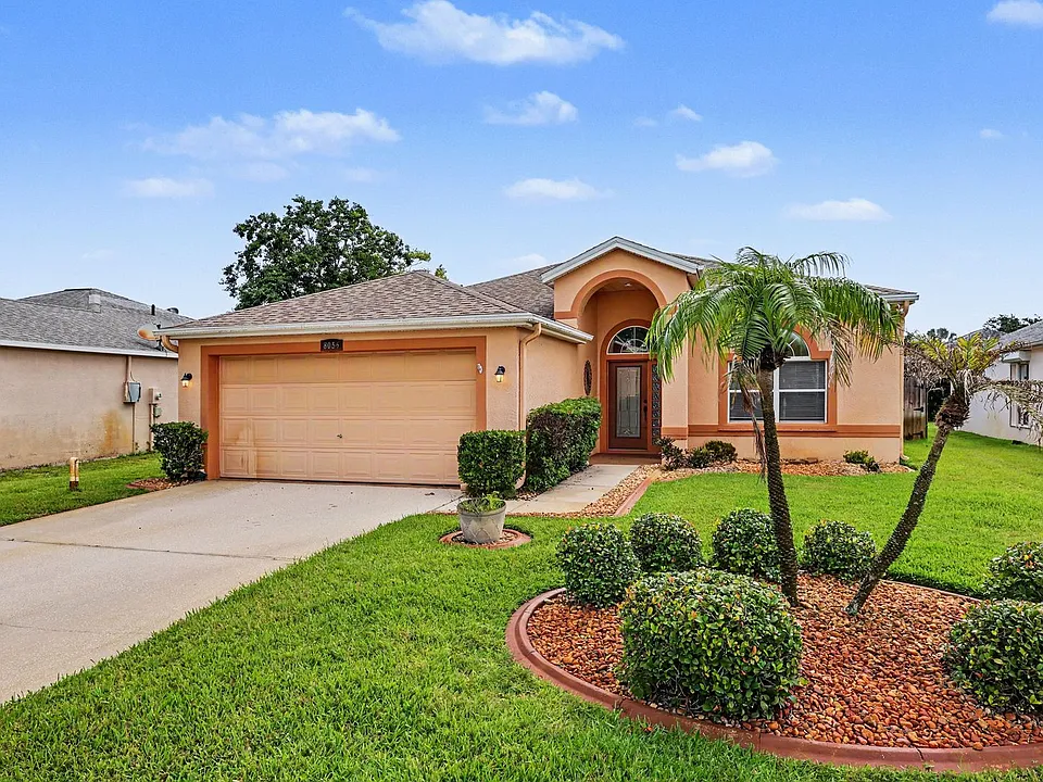 8056 Bracken Ln