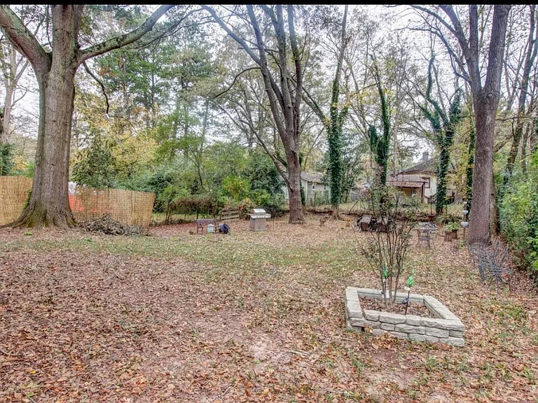1837 Dorsey Ave — Photo 2