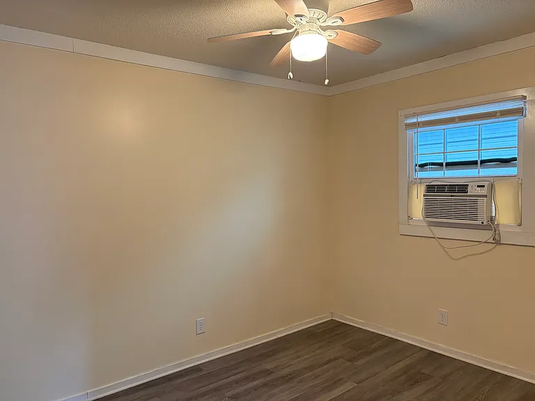 820 Mobile St #A — Photo 5