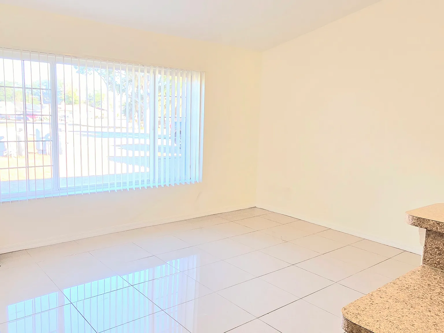 2 bed, 1000 sqft, $1,275 — Photo 2