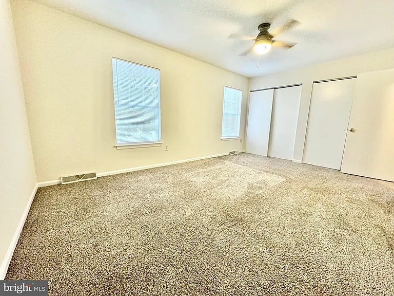 7 Lamplighter Ln — Photo 12
