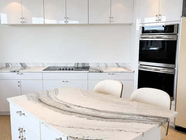 186 Dune Rd — Photo 17