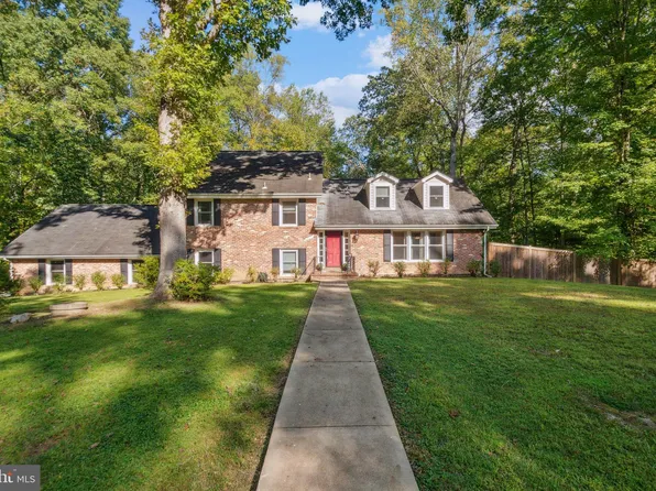 6831 Glencove Dr, Clifton, VA 20124