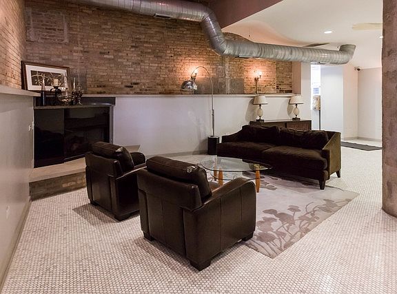 3rd image of 1735 N Paulina St APT 210