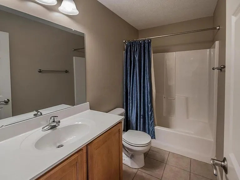 2323 Charoe St — Photo 34