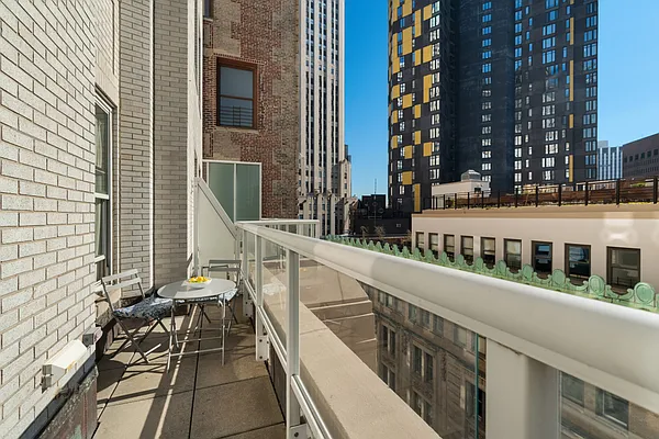 Rented by Compass | media 25