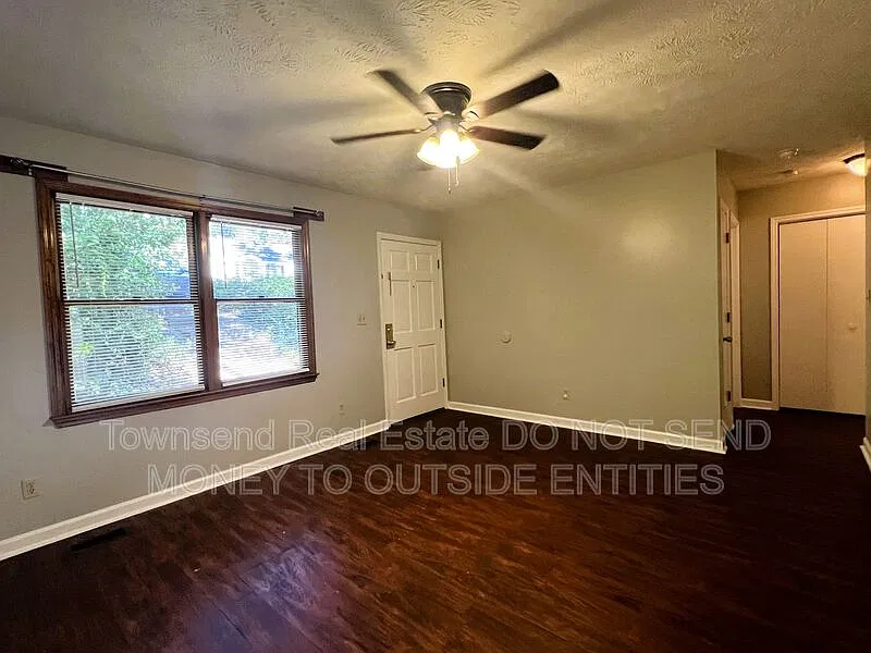 2 bed, 1.0 bath, 750 sqft, $845 — Photo 2