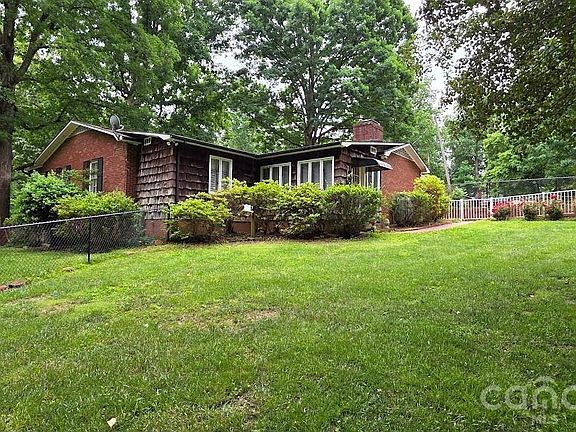 4th image of 141 Brady Ln