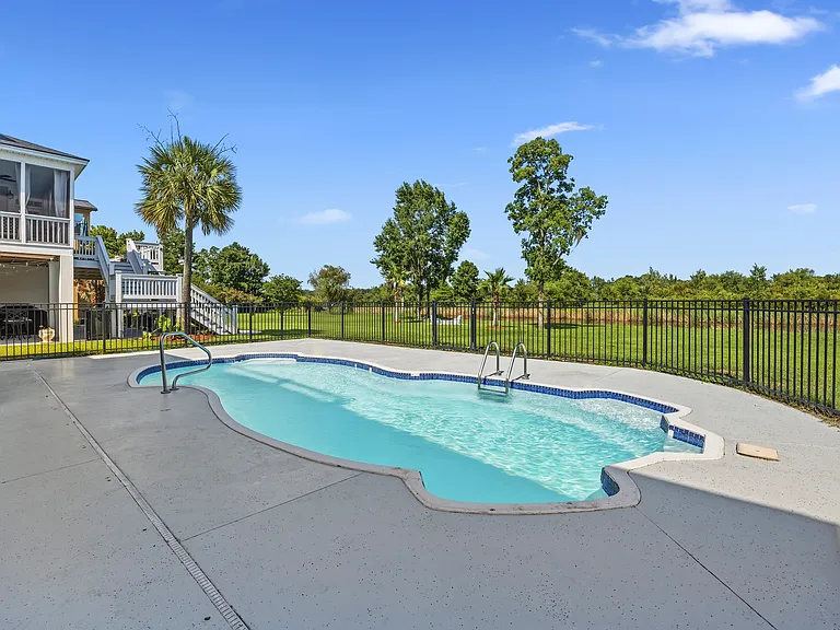 1733 Indigo Island Dr — Photo 60