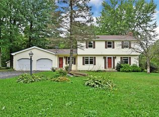 6964 White Oak Dr, Hubbard, OH 44425