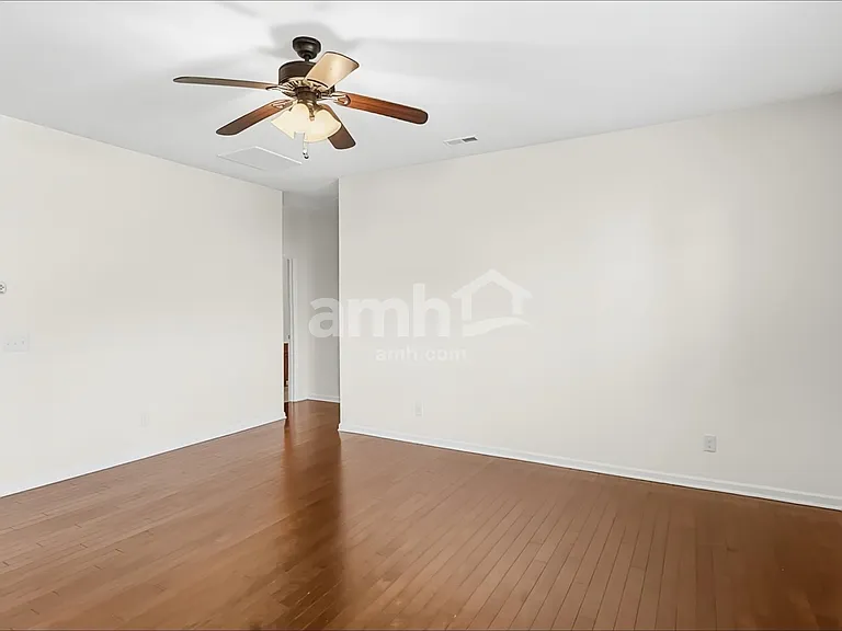 10103 Green Grass Rd — Photo 8