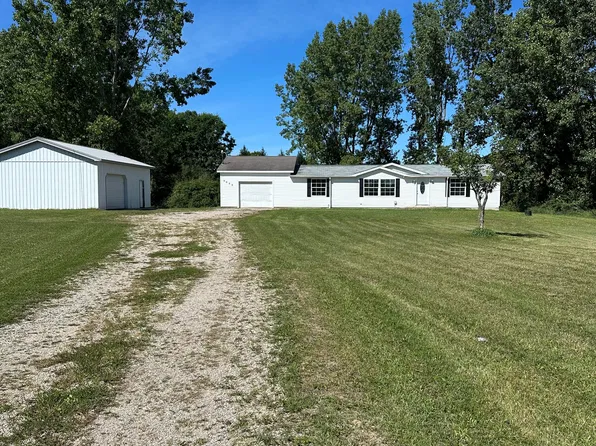 9882 W Drew Rd, Weidman, MI 48893