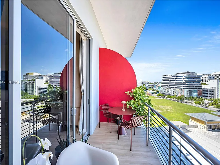 90 NE 32nd #Penthouse 20 — Photo 12
