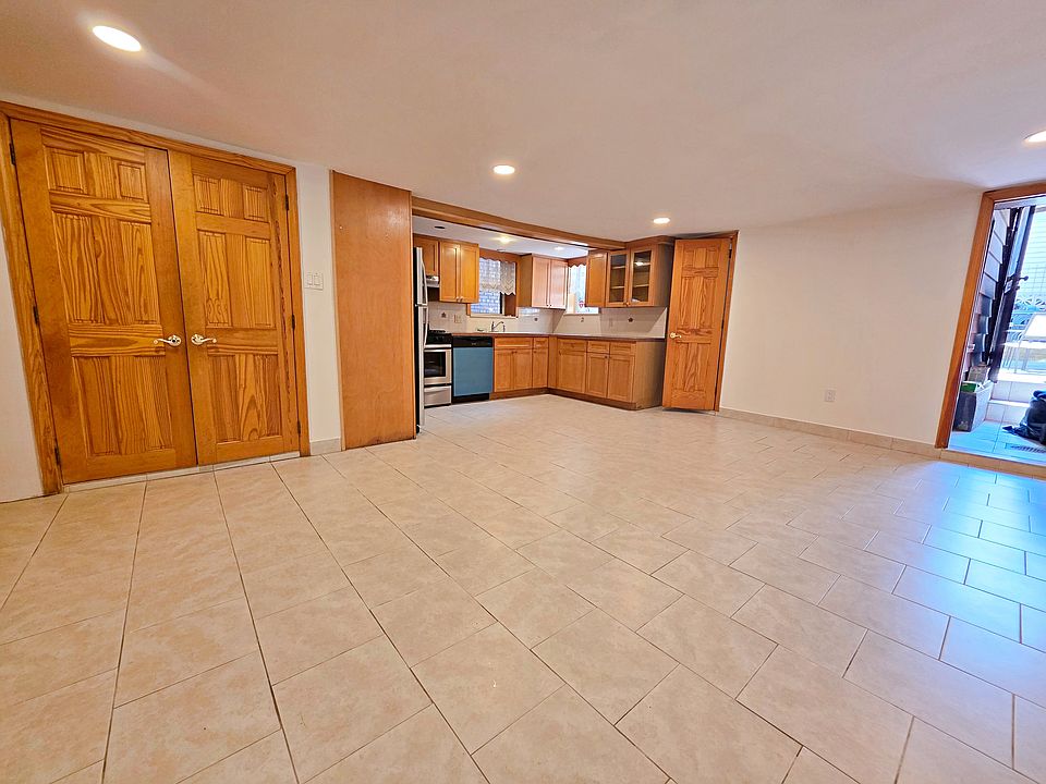 1st image of 335 Leonard St #1F