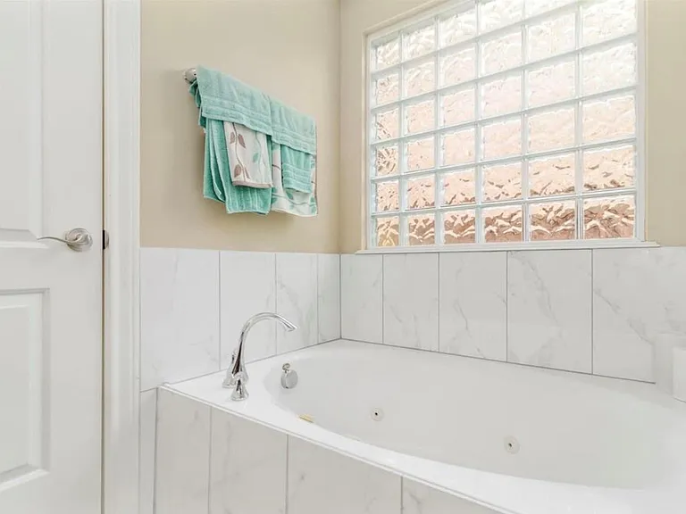 2211 Mad River Ln — Photo 21