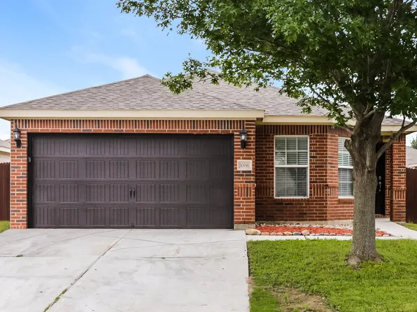 10041 Silent Hollow Dr, Fort Worth, TX 76140