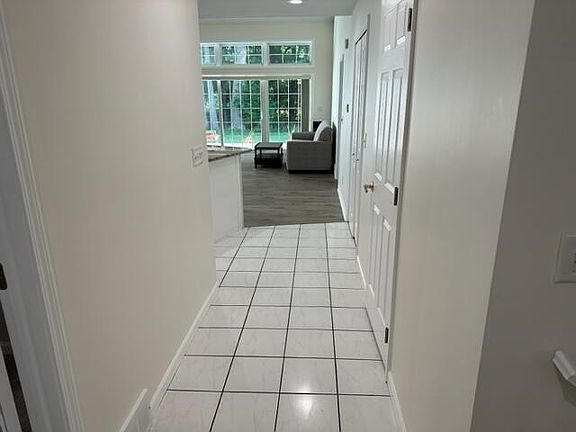 4th image of 2966 Ridgeview St
