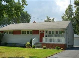23287 Westchester Dr, North Olmsted, OH 44070