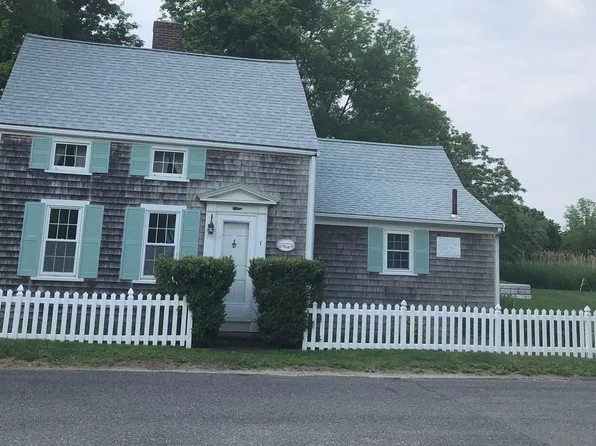 1 Canary Street, Sandwich, MA 02563