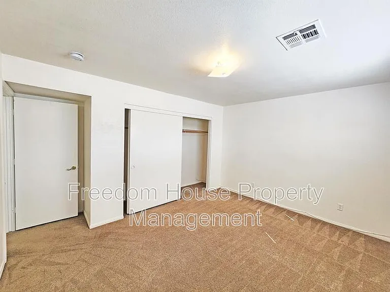 2341 E Calvada Blvd #2 — Photo 16
