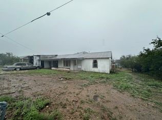 105 Avenue J, Ozona, TX 76943