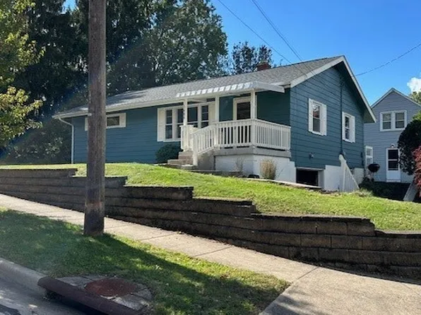 1686 Underwood St, Cuyahoga Falls, OH 44221