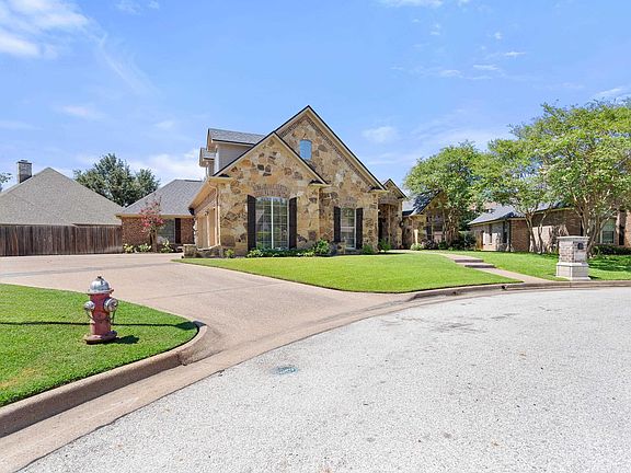 3rd image of 2123 Winthrop Ct