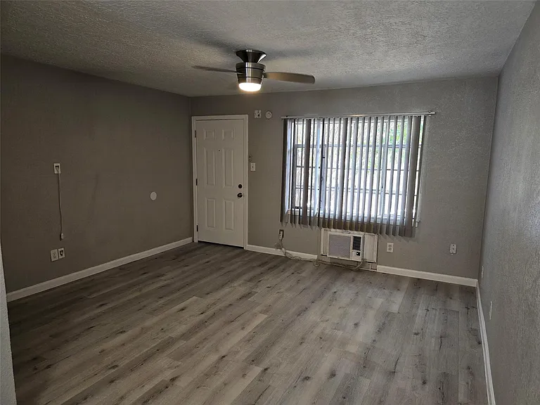 2501 Yoakum Blvd #13 — Photo 15