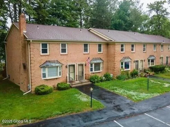 198 Williamsburg Court, Albany, NY 12203
