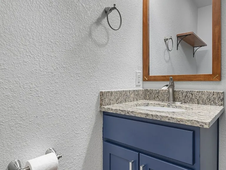 6211 Manor Rd #107 — Photo 10