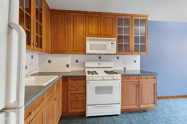 Sold by Corcoran | media 22