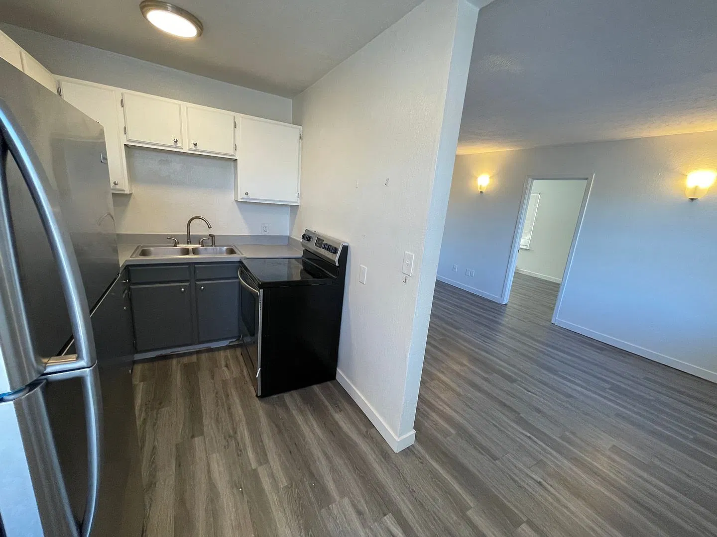 Sunset Blvd 7 Unit — Photo 4