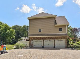 9 Felkay Ct, Kinnelon, NJ 07405
